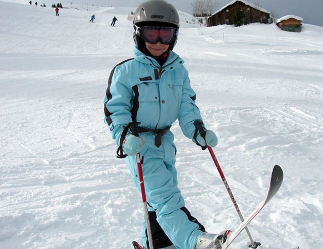  Child skiing 